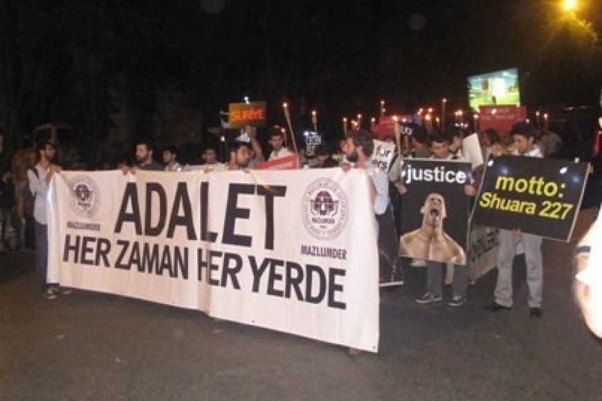 Suriye'ye Adalet İçin Meşalelerle Yürüyüş Yapıldı