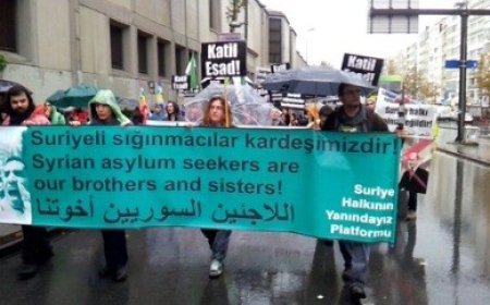 “Suriye Halkının Yanındayız Platformu” Suriye Konsolosluğu’na Yürüyüş Gerçekleştirdi