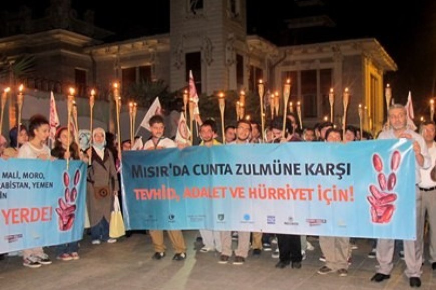 Adalet için iftar vakti! Mısır Konsolosluğu önünde meşalelerle İslam kardeşliği için toplandık