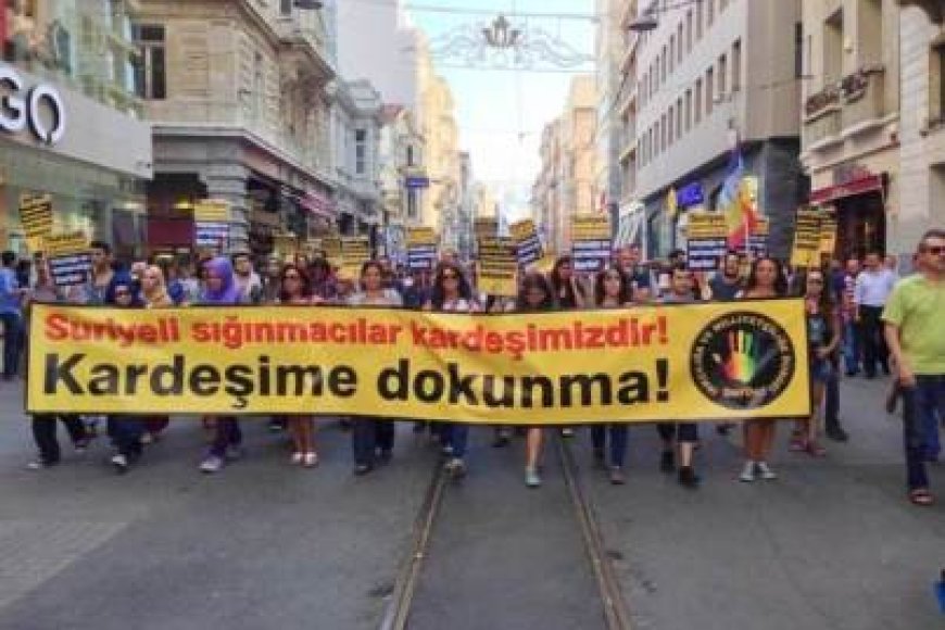 Suriyeli Sığınmacılara Yönelik Irkçılık ve Şiddet Taksim’de Protesto Edildi