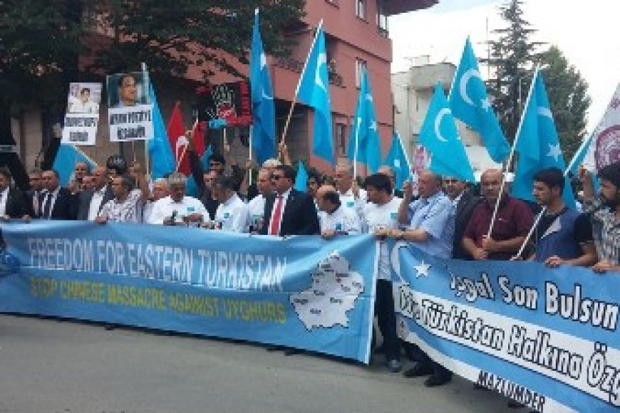 İlham Tohti için Çin Büyükelçiliği Önünde Basın Açıklaması