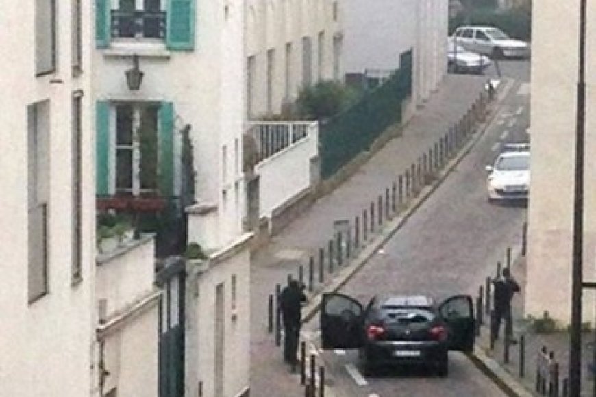 Paris Katliamı Şiddetin Yozlaştırdığı İnsanlığın Tükenmeye Yüz Tuttuğunu Gösteriyor