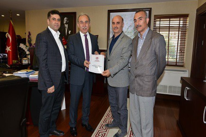 MAZLUMDER “SAVAŞIN 5. YILINDA ADANA’DAKİ SURİYELİLER” RAPORUNU VALİYE SUNDU