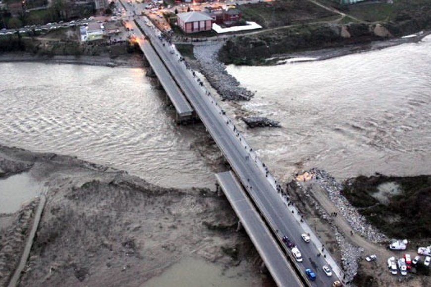 Çaycuma Köprü Faciasında Dokunulamaz Sorgulanamaz Tanrı Devletle Bir Kez Daha Yüzleştik