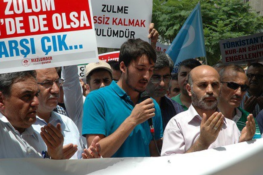 DOĞU TÜRKİSTANDAKİ ZULÜM SON BULSUN!