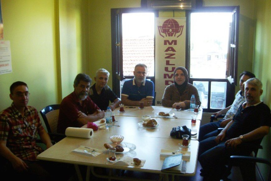 BÜTÜN İNSANLIĞA KARŞI YAPILMIŞ SURUÇ KATLİAMINI KINIYORUZ