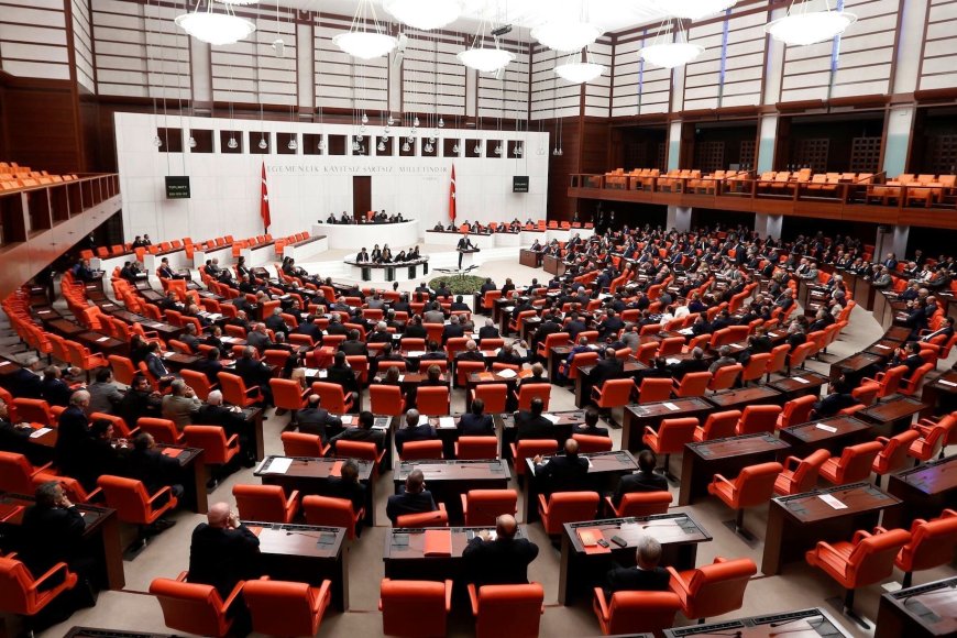 Milletin Meclisinde Darbe Anayasasının YEMİN Dayatmasına Son Verilmelidir!