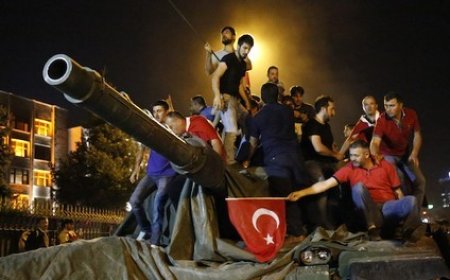 Uluslararası Camia Darbeye Karşı Net Bir Tavır Sergilemelidir