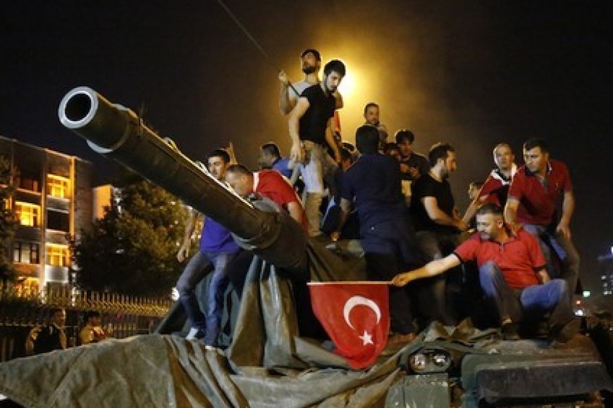 Uluslararası Camia Darbeye Karşı Net Bir Tavır Sergilemelidir