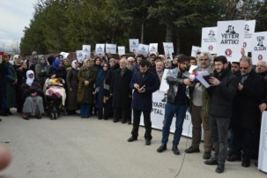 14 Şubat Bolu Cezaevi önünde gerçekleştirilen 28Şubat Yargı kararları iptal edilsin başlıklı basın açıklaması gerçekleştirildi.