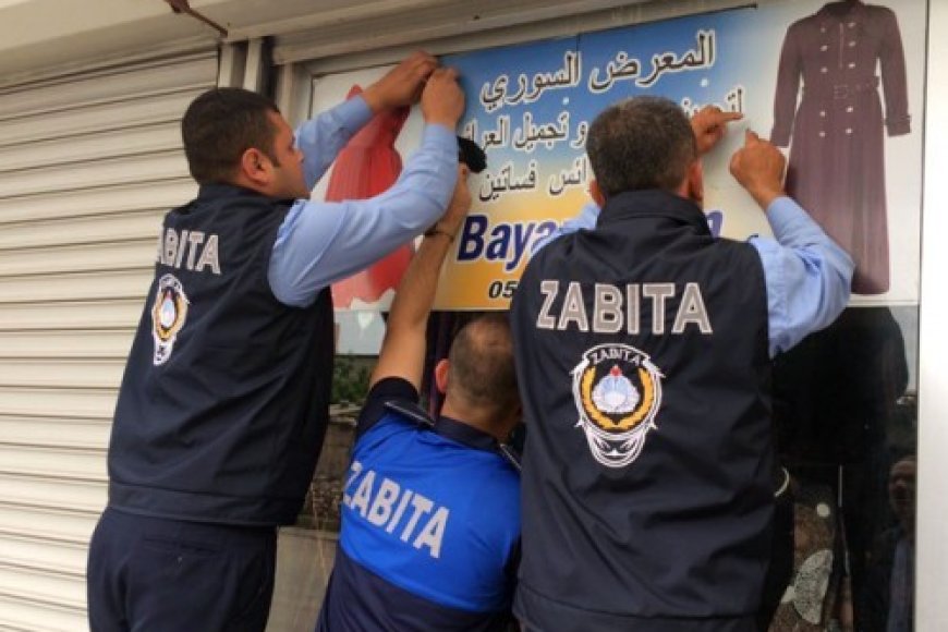 Suriyeli Esnaflara Ait Türkçe Olmayan Tabelalalar Sökülüyor