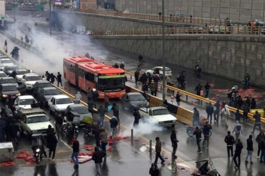 İran'daki Meşru Hak Taleplerine Kulak Verilmelidir!