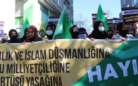 Hindistan'daki başörtüsü yasağı İstanbul'da protesto edildi