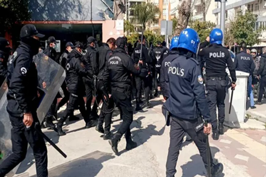 Barışçıl toplantı ve gösteri yürüyüşleri engellenmemeli, ifade ve kişi özgürlükleri ihlal edilmemelidir