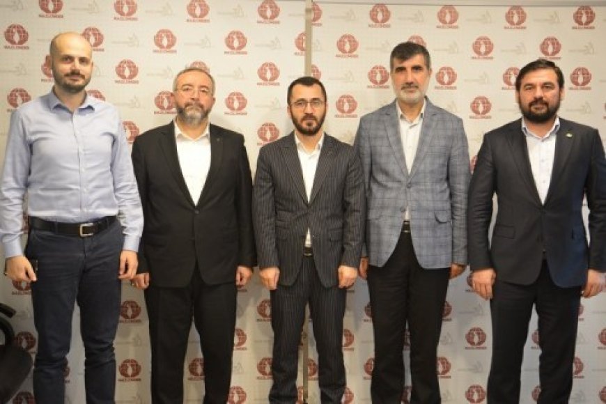 Hüda Par'dan Derneğimize Ziyaret