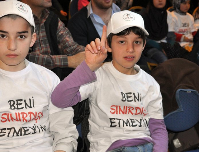 Yargı Kararlarıyla Aklanmış Bir Anneyi ve Çocuklarını Tahdit Kodu Yoluyla "Kamu Güvenlik Tehdidi" Olarak Nitelendirmek Hukuk Devletiyle Bağdaşmaz!
